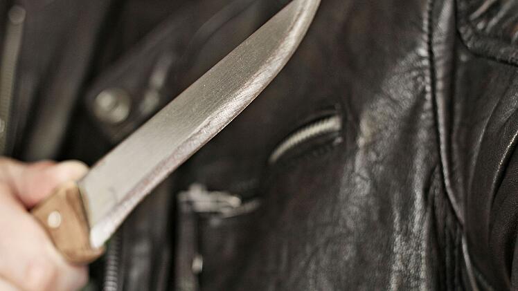 Bamberg: Mann sucht Nachbar auf und z&uuml;ckt Messer - 2,4 Promille im Blut