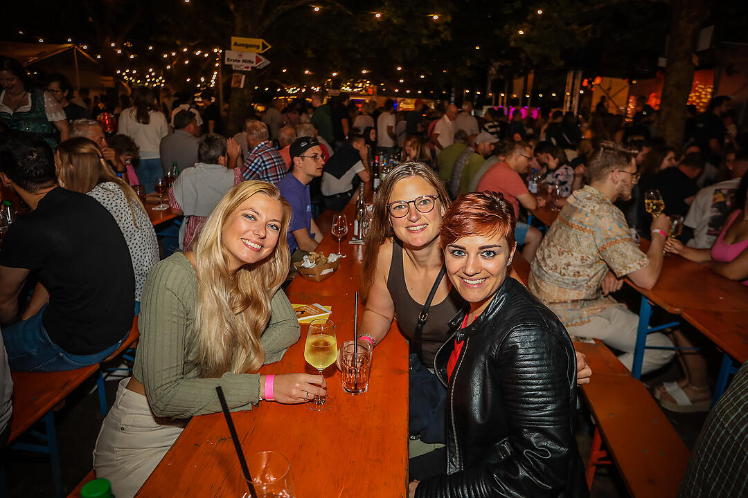 Impressionen vom größten Weinfest in Franken!
