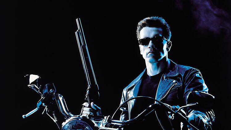Der Terminator (Arnold Schwarzenegger) hat eine Mission: Er soll den jungen John Connor besch&uuml;tzen.