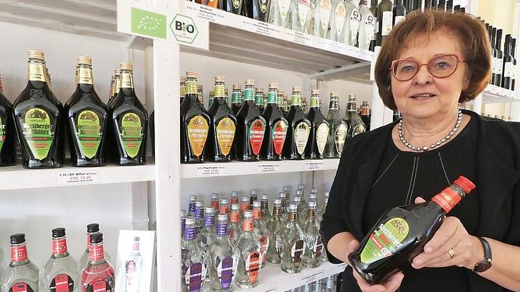 Die Erfolgsgeschichte des Unternehmens begann 1898 mit dem Streitberger Bitter. Monika Mähringer führt das Unternehmen seit 1997.