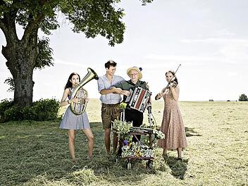 "Hans Well und die Wellbappn" kommen zum Burgfestival auf den Schlossberg in Königsberg.  Foto: Hans Bolle
