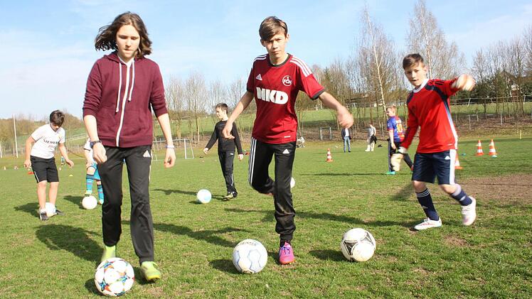 Beim Training zeigen die Kinder vollen Einsatz.  Foto: Robert Huger