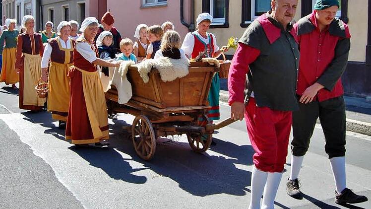 Beim Festumzug durch Münnerstadt. Foto: Sigismund von Dobschütz