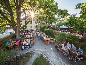 Weiher: Brauerei muss sonntags früh schließen - Biergarten sucht "händeringend" Mitarbeiter