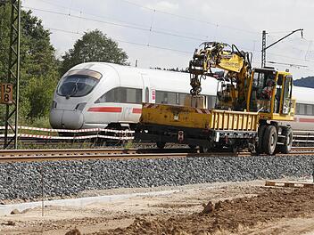 Der ICE-Ausbau geht voran: Ab Dezember gilt ein neuer Fahrplan. Dann dauert die Fahrt von Bamberg nach Berlin nur noch zwei Stunden 45 Minuten anstatt vier Stunden.  Archivbild: Matthias Hoch