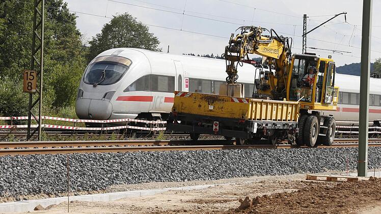 Der ICE-Ausbau geht voran: Ab Dezember gilt ein neuer Fahrplan. Dann dauert die Fahrt von Bamberg nach Berlin nur noch zwei Stunden 45 Minuten anstatt vier Stunden.  Archivbild: Matthias Hoch