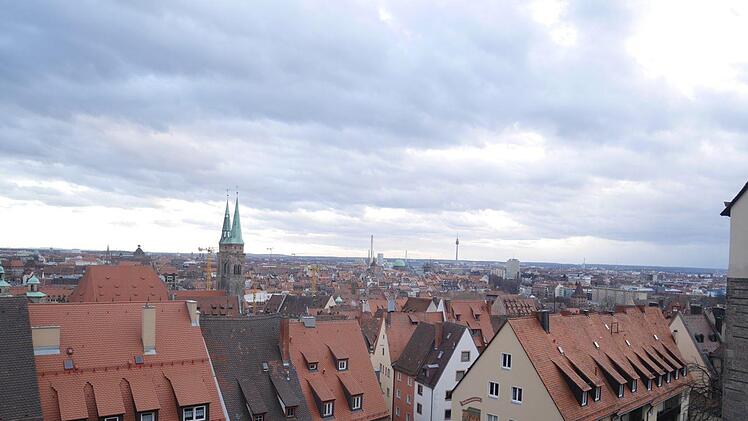 Die Satiriker von "extra 3" machen sich in ihrer Serie "Irrsinn der Woche" &uuml;ber eine Regelung der Stadt N&uuml;rnberg lustig. Foto: Verena Reubel