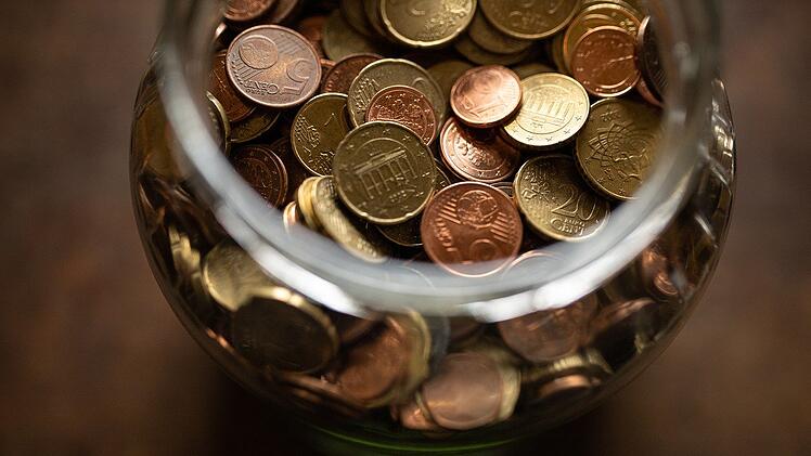 Das Rentenniveau soll in den kommenden Jahren nicht weiter absinken. Dafür muss die Regierung aber mehr Geld investieren, fordern Kritiker.