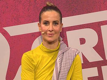 Charlotte Engelhardt &uuml;berrascht bei "Grill den Henssler Sommer-Spcial" (VOX) mit einer pikanten Enth&uuml;llung.