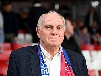 Uli Hoeneß plötzlich ins Krankenhaus eingeliefert - wie geht es ihm?