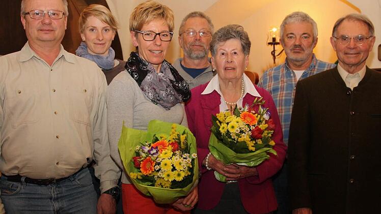 Ehrungen nahm die DAV-Sektion Kulmbach vor. Von links: Detlev Weißmann, stellvertretende Vorsitzende Annatina Müller, Christine Kammerer, Norbert Zöcklein, Margit Sauermann, die die Ehrung für ihre Kinder entgegen nahm, Vorsitzender Thomas Zapf und Johann Hunger.  Foto: Katrin Geyer