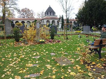 Das gemeindliche Friedhofswesen - hier ein Symbolbild - nahm einen  großen  Teil der Zeit bei der Stockheimer Gemeinderatsitzung ein.epd