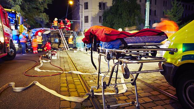 Am Mittwochabend ist es in Unterfranken zu einem schweren Verkehrsunfall gekommen. Symbolfoto: Adobe Stock