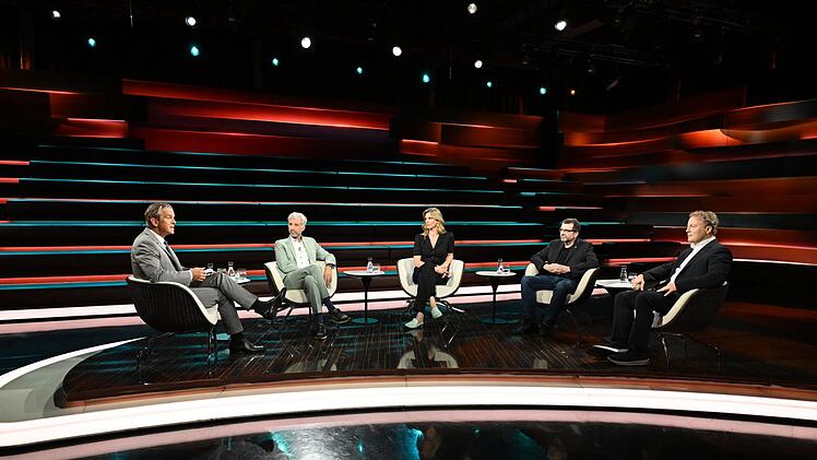 Markus Lanz diskutierte am Donnerstagabend mit (von links) Boris Palmer, Maja Göpel, Jochen Marotzke und Axel Bojanowski.
