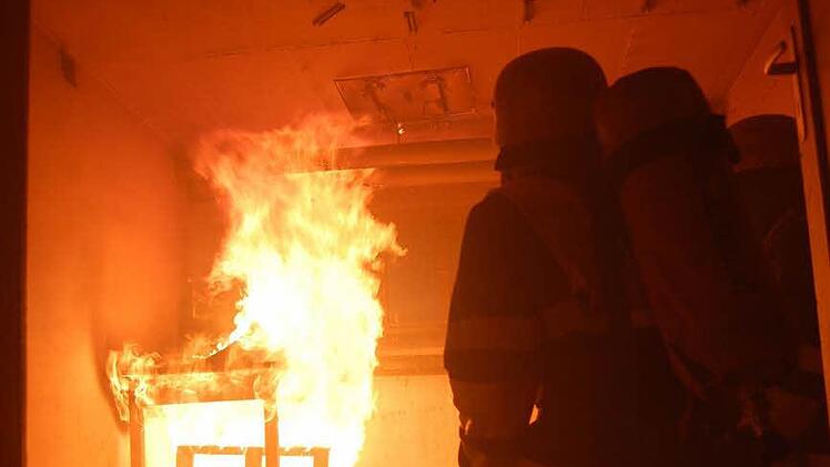 Die Feuerwehrler bei eriner Brandschutzübung Fotos: privat