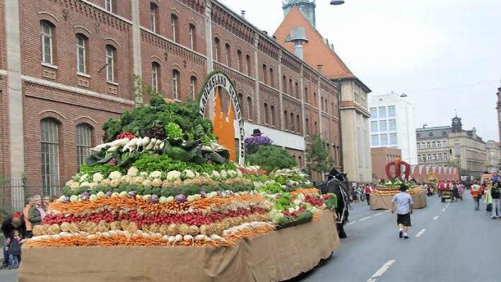 Der Erntedankfestzug ist alljährlich der große Höhepunkt der Fürther Kirchweih. Foto: Stadt Fürth