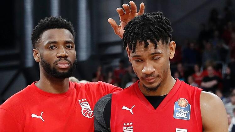 Tr&eacute; McLean (links) und Kameron Taylor fliegen wie deren amerikanische Landsleute Paris Lee, Darion Atkins und Jordan Crawford in die USA zur&uuml;ck.  Foto: Archiv/Daniel L&ouml;b