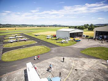 Die Haßfurter Verkehrslandeplatz-GmbH bekommt mit Rolf Schneider einen neuen Geschäftsführer. Der muss sich weiterhin nach Mitgesellschaftern umsehen. Foto: René Ruprecht