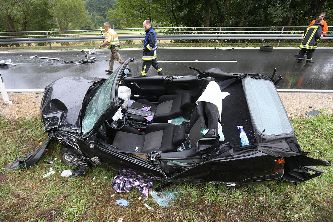Zwei Schwerverletzte bei Frontalzusammenstoss