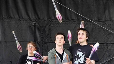 Die Internationale Woche bietet Kulturgruppen aller Art eine Bühne (hier das Coburger Kinder- und Jugendtheater. Wer bei der Eröffnungsveranstaltung am 14. Juni 2015 dabei sein will, kann sich jetzt schon beim Integrationsbeauftragten Rainer Klein melden. Foto: Jochen Berger/CT-Archiv