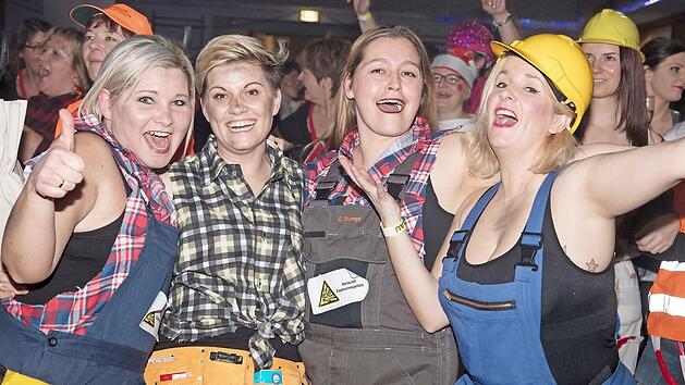 "Wehe, wenn sie losgelassen!" hei&szlig;t es wieder beim Weiberfasching des Turnvereins Michelau. In diesem Jahr kann man die Damenwelt als "Stars und Sternchen" bewundern. Foto: Klaus Gagel