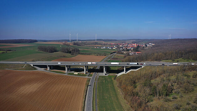 Talbrücke Schraudenbach auf der A7 bei Werneck (Unterfranken)