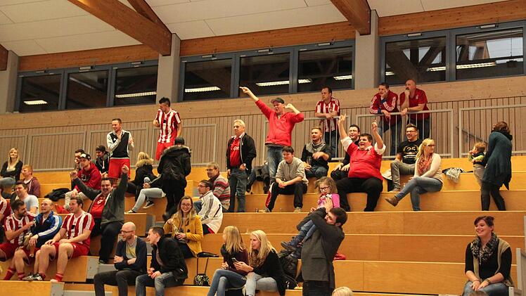 Blick auf die Zuschauertribüne