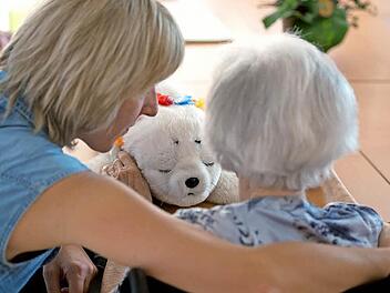 Fachkräfte aus dem Pflegebereich gehören zu den besonders Gesuchten auf dem Arbeitsmarkt. Foto: David Hecker, dpa