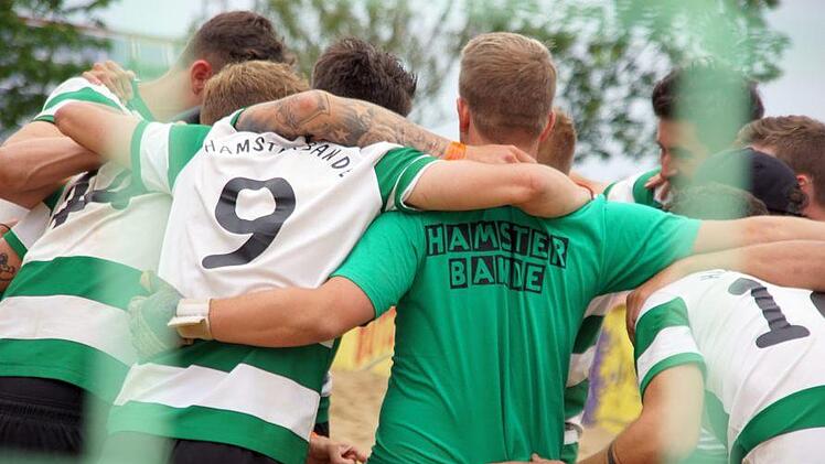 Starkes Selbstbewusstsein, verschworene Gemeinschaft, Erfolgshunger: Das Team der "Hamsterbande" aus Ebensfeld war erneut nicht zu stoppen, wurde zum mittlerweile vierten Mal Islinger "Beachsoccer-König.Mario Deller