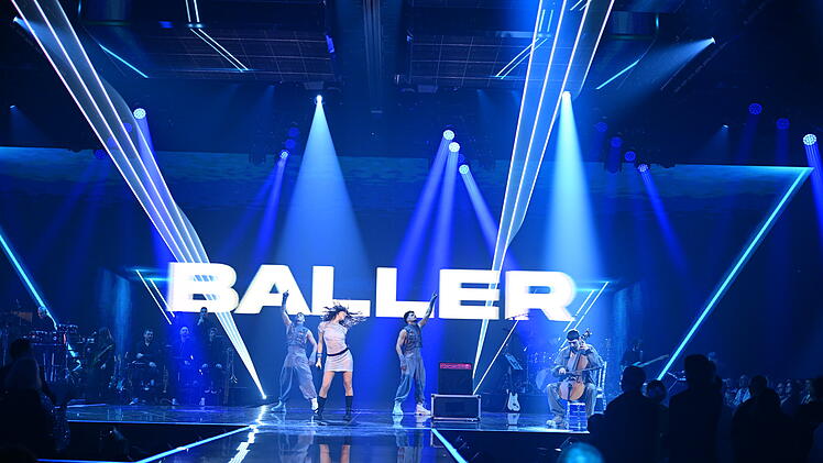 Abor & Tynna haben den Vorentscheid zum Eurovision Song Contest (ESC) gewonnen. Sie sollen somit Deutschland beim ESC-Finale am 17. Mai in Basel vertreten. Foto: Willi Weber/NDR/Raab Entertainment/dpa