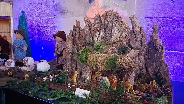 Die Krippe von Werner M&uuml;ller mit Holz aus dem Festungswald. Foto: Heike Sch&uuml;lein