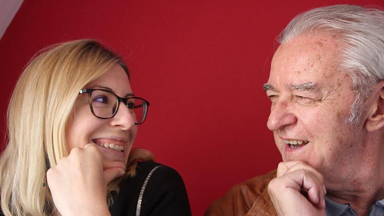 Körpersprache spielt beim Flirten eine wichtige Rolle. Daniela Sandner und Hans Driesel haben sich launige Gedanken über Flirt-Erfolge gemacht.Diana Fuchs