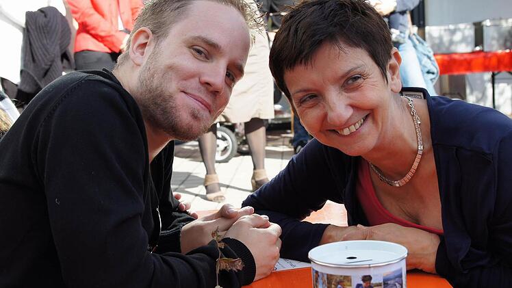Stefan Warter, einst Montessori-Kinderhauskind,  und seine Mutter Renate  Fotos: Heike Reinersmann