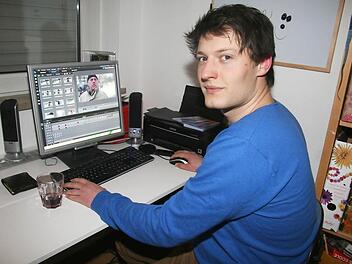 Lukas Probst schneidet den Film.
