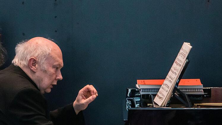 Meisterlicher Pianist, kenntnisreicher Musikerklärer: Michael Leslie beeindruckte mit seinem Beethoven-Abend in Coburg.Foto: Jochen Berger