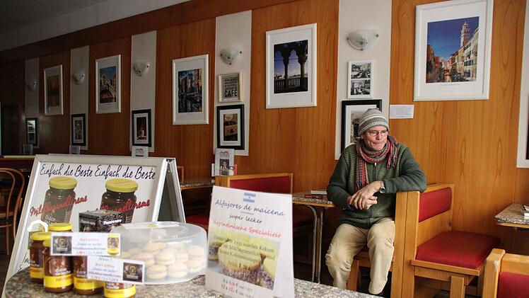 Roberto Kopp vom Eiscafé Venezia ist verzweifelt. Er weiß nicht, wie er seine Miete bezahlen soll. Foto: Ulrike Müller