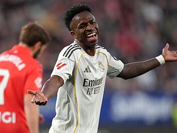 Vinicius Junior hatte beim Sieg von Real Madrid in der Champions-League-Partie gegen Benfica Lissabon viel Grund zum Jubeln. Bei einigen DAZN-Zuschauern sah das kurz vor Spielende anders aus ...