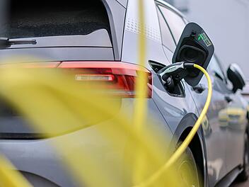 HUK Coburg meldet Ansturm auf E-Autos - ein Bereich boomt besonders