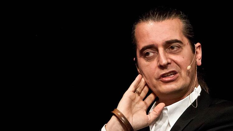 Hagen Rether bei seinem Gastspiel im Coburger Kongresshaus.Foto: Jochen Berger