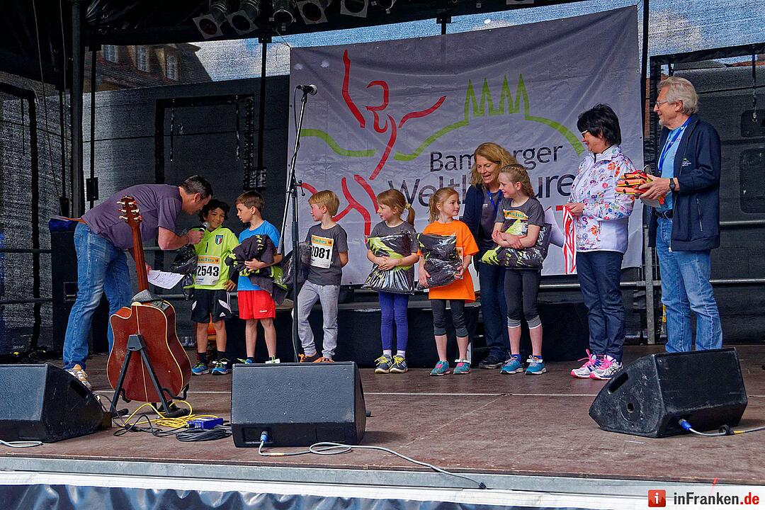 Weltkulturerbelauf 2017 in Bamberg: Der Zieleinlauf am Maxplatz