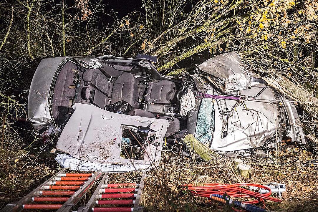 Haßfurt: Fahrer nach Unfall auf der A70 stundenlang eingeklemmt
