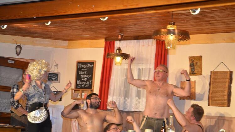 "Kraftvoll und voller Energie solche Männer brauchen wir". Die etablierten Gemeinderäte posieren für ein Werbeplakat.K.-H. Hofmann