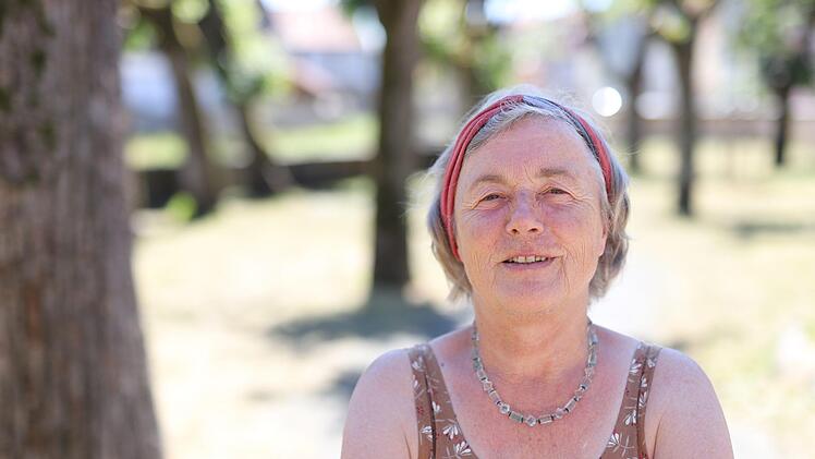 Edith Memmel (68) - Die  Burgstallerin gehört im Landkreis zu den "Grünen der ersten Stunde".  Von 1986 bis 1990 war sie Landtagsabgeordnete, heute sitzt sie  im Kreistag und im Marktgemeinderat Mitwitz. Foto: Marian Hamacher