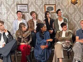 "Club der roten Bänder"-Stars im Interview Im Interview sprachen die alten und neuen "Club der roten Bänder"-Stars über ihre Erfahrungen bei den Dreharbeiten.