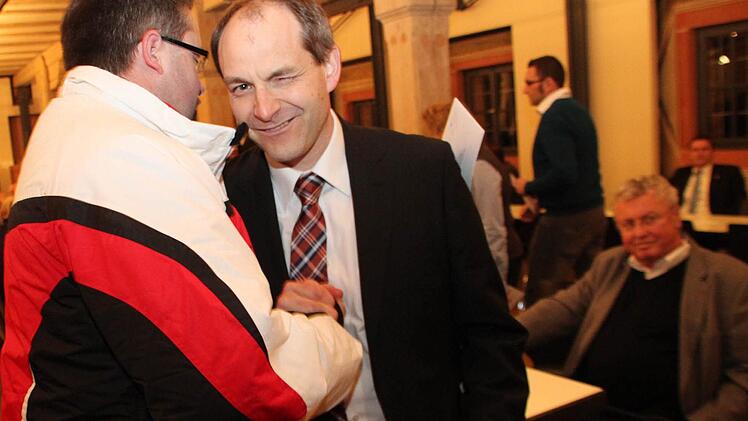 Die Kulmbacher Delegierten - hier Marc Benker - stehen fest zu ihrem Kandidaten Jörg Kunstmann. Foto: Stephan Tiroch