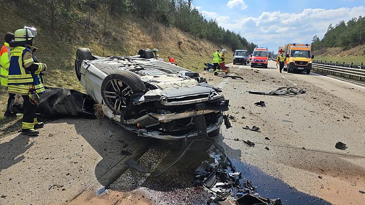 Reifenplatzer sorgt für Unfall auf A73 im Kreis Coburg