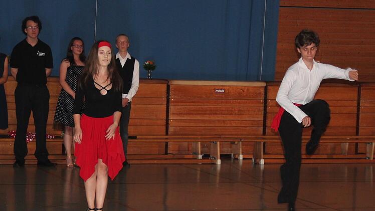 Die Tänzer der TSG Fürth  Foto: Johanna Blum