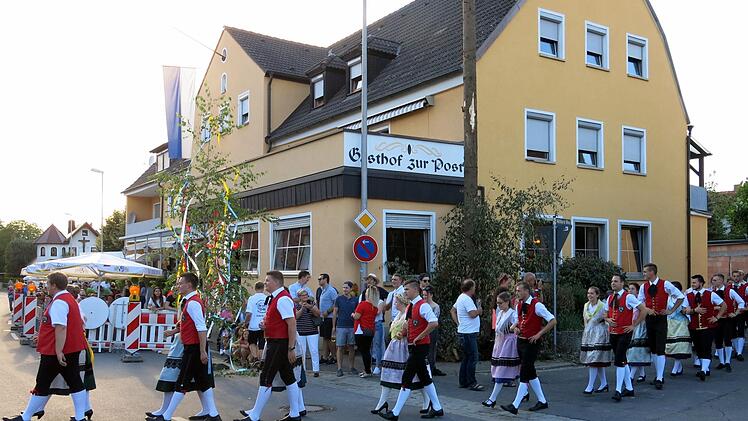 Beim Betzenaustanzen in Effeltrich Foto: Dagmar Niemann