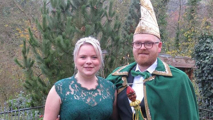Prinzenpaar Prinzessin Larissa I. von der Zahnkrone und Prinz Basti I. von der Mörtelkufte. Foto: Doris Bauer