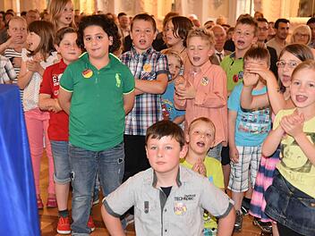 Jubel bei der Kombiklasse der Creidlitzer Schule über den 3. Coburger Europapreis Foto: Gabi Arnold